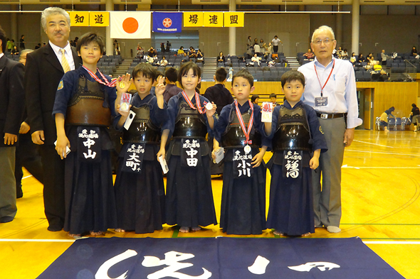 平成24年度若鯱錬成会 小学生低学年の部 優勝 洗心道場Aチーム